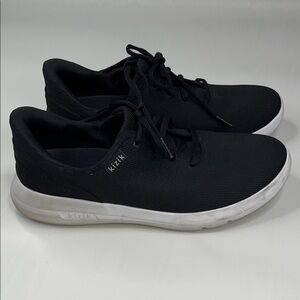 Kizik Women's Madrid Black and White Sneakers W’s size 9 M’s size 7.5